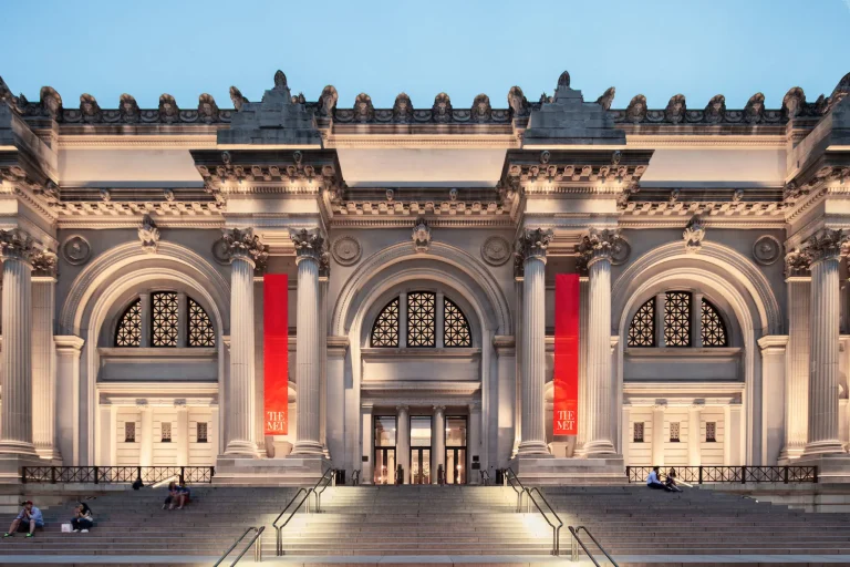 metropolitanMuseumOfArt_sourceUrl_exploreHero (1)